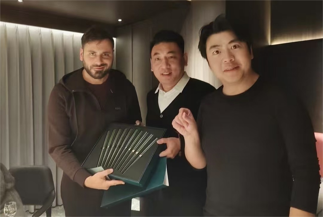 1741429444806431NNos.jpg IMG_3070.jpg