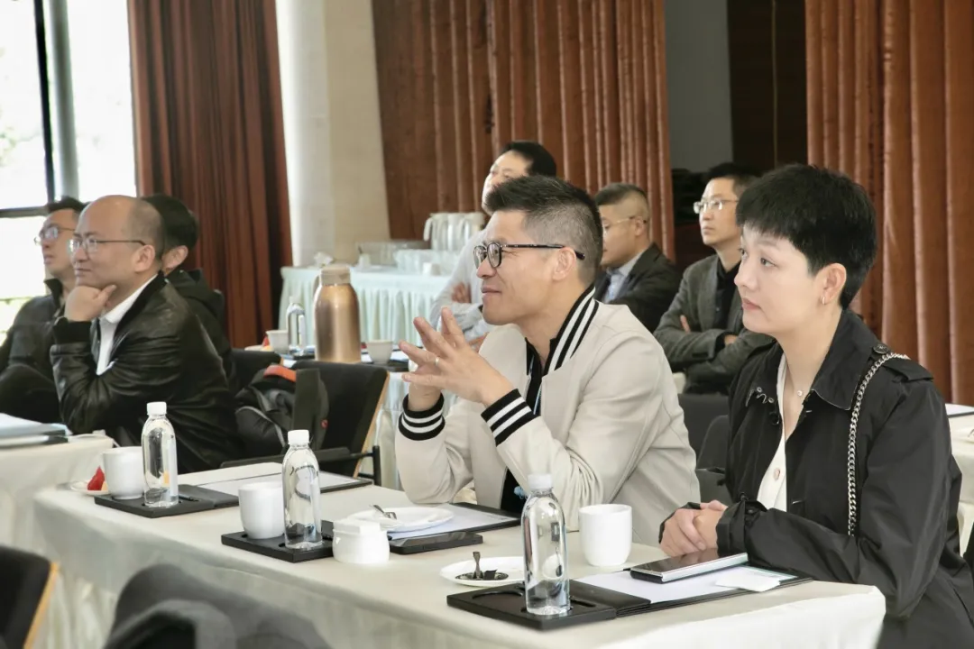 1749696679867336DC9k.jpg 640-9.jpg